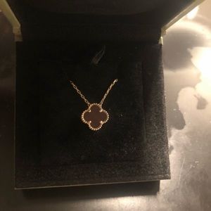 van necklace